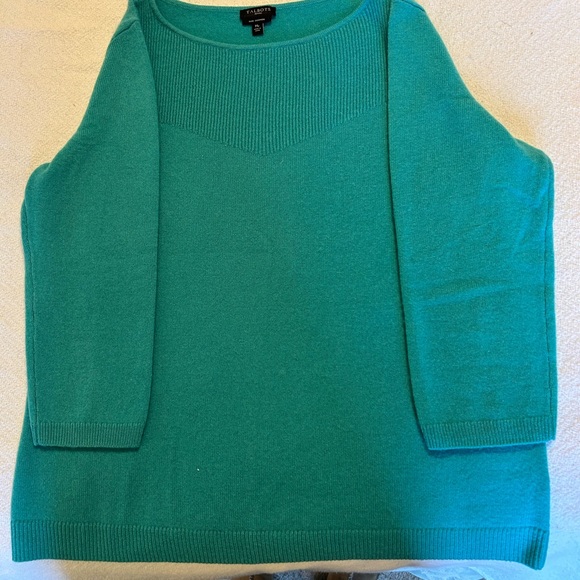 Talbots cashmere sweater, size medium petite, turquoise.  Very good condition - Picture 2 of 5